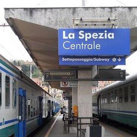 Apartamento Casa Vacanze Buddy La Tua Base Per Visitare Il Mare Delle Cinque Terre La Spezia Exterior foto